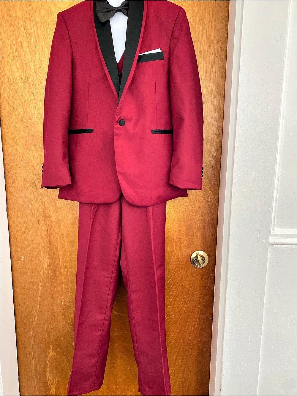 KW Boys Red Suit Size 12  perfect condition